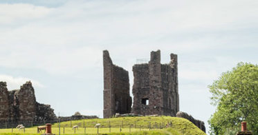 Brough Castle photo by Helen Shaw www.malkinphotography.co.uk